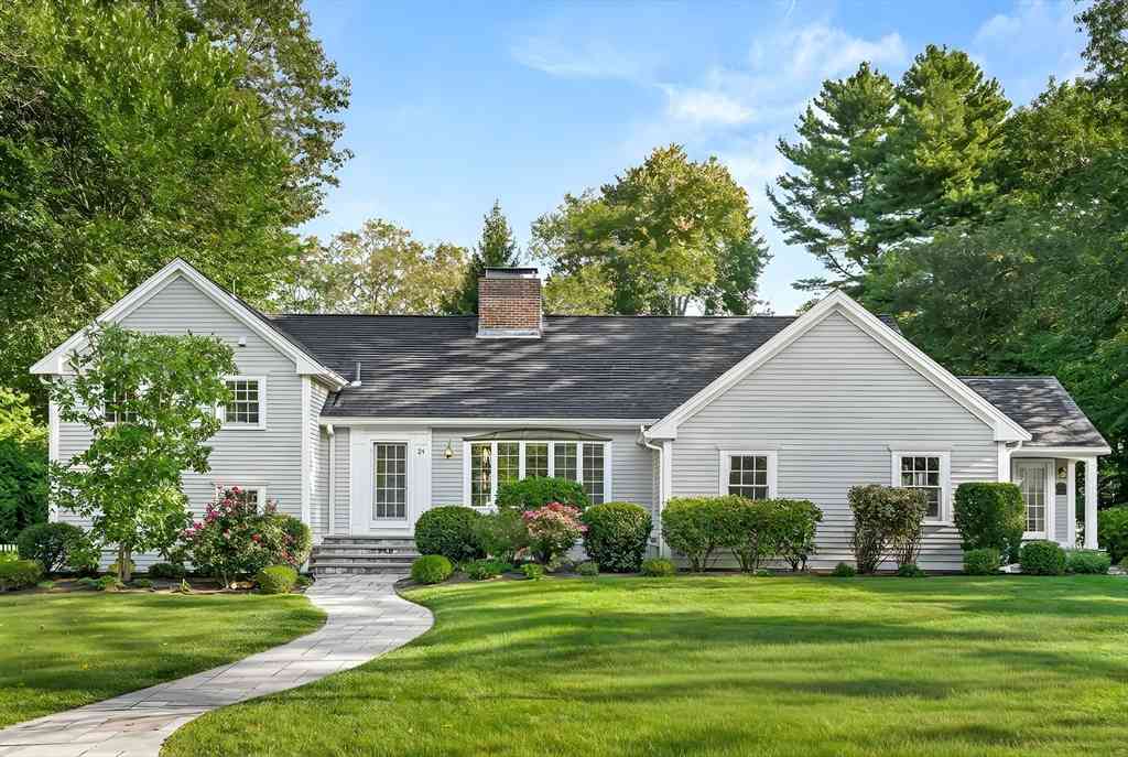 Homes For Sale - 24 Radcliffe Rd<br/> Norfolk County, Wellesley, MA 02482