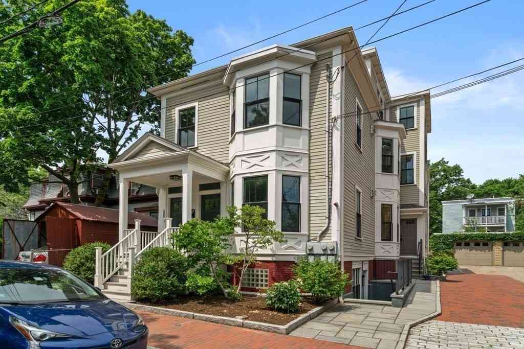Condo For Rent - 619 Franklin #1<br/> Cambridge, MA 02139