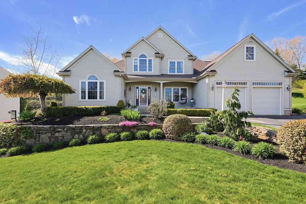 Homes For Sale - 135 Pokanoket Path<br/> Norfolk County, Wrentham, MA 02093