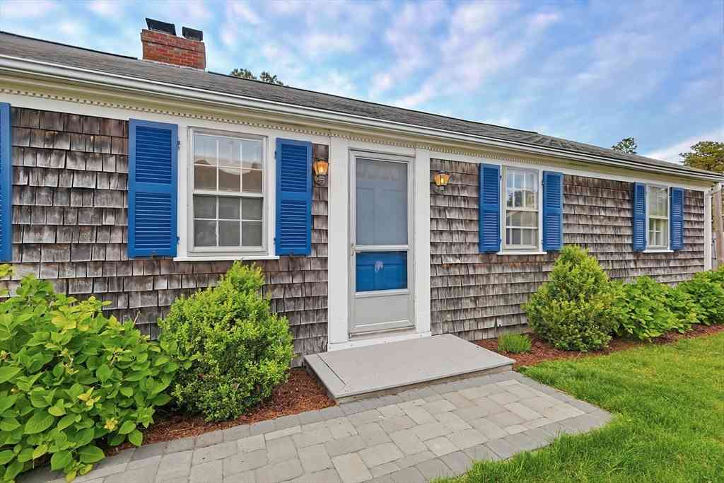 Homes For Sale - 10 Holiday Ln<br/> Barnstable County, Dennis, MA 02639