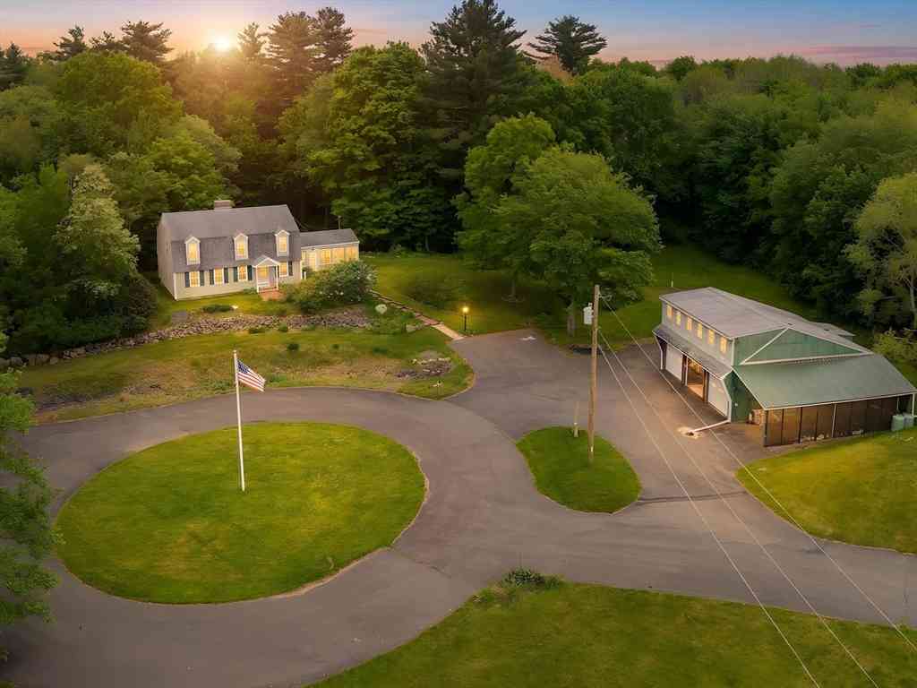 Homes For Sale - 260 Crescent Street<br/> Plymouth County, West Bridgewater, MA 02379