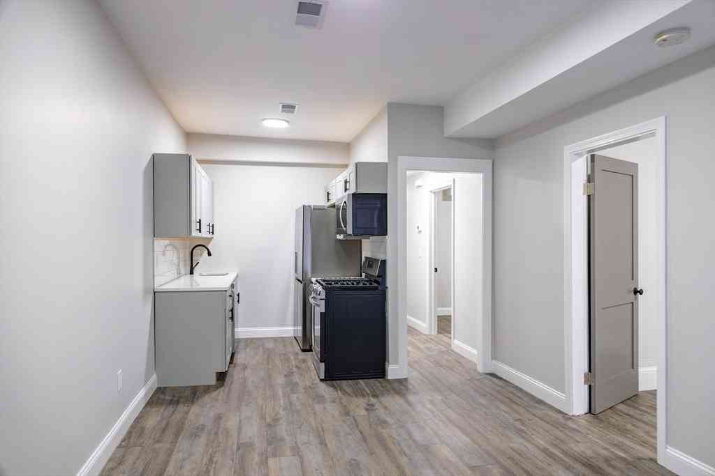 Apartment For Rent - 626 E 6th #2<br/> Boston, MA 02127