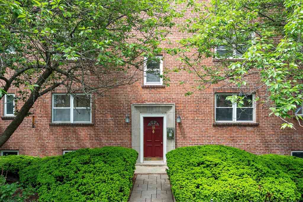 Condo For Sale - 19 Alton Court #1<br/> Brookline, MA 02446