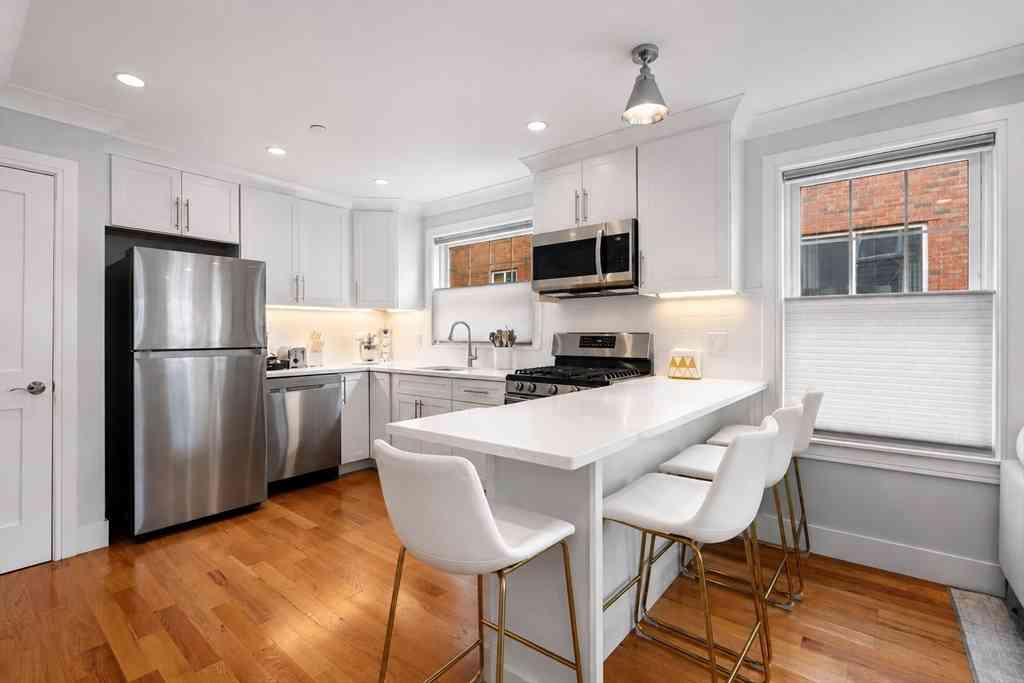 Condo For Sale - 652 Hyde Park Ave. #2R<br/> Boston, MA 02131