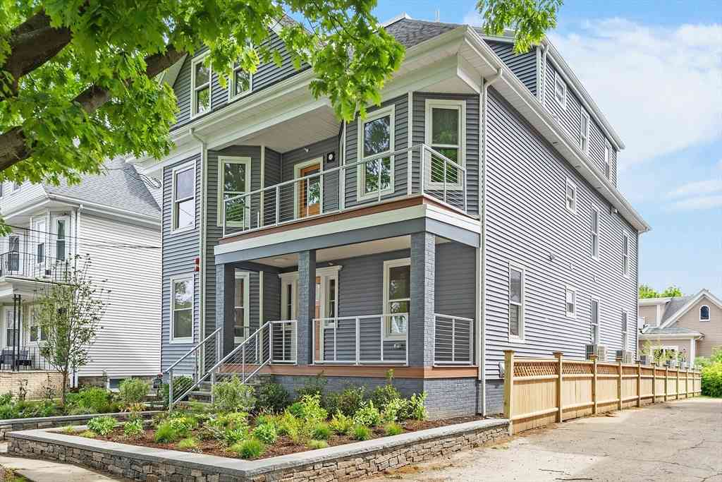 Condo For Sale - 12 Foskett St #2<br/> Somerville, MA 02144
