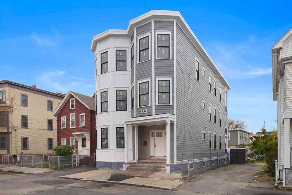 Condo For Sale - 387 Norfolk St #2<br/> Cambridge, MA 02139