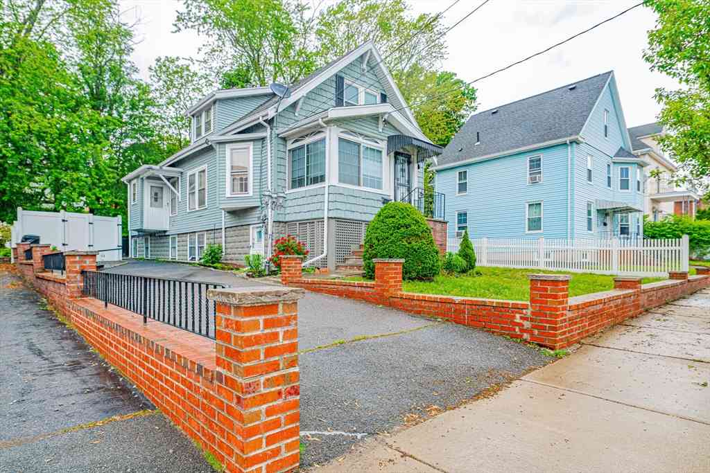 Homes For Sale - 33 Olive St<br/> Suffolk County, Revere, MA 02151