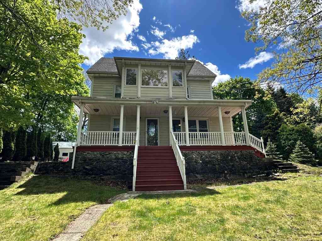 Apartment For Rent - 8 North St #1<br/> Newton, MA 02459