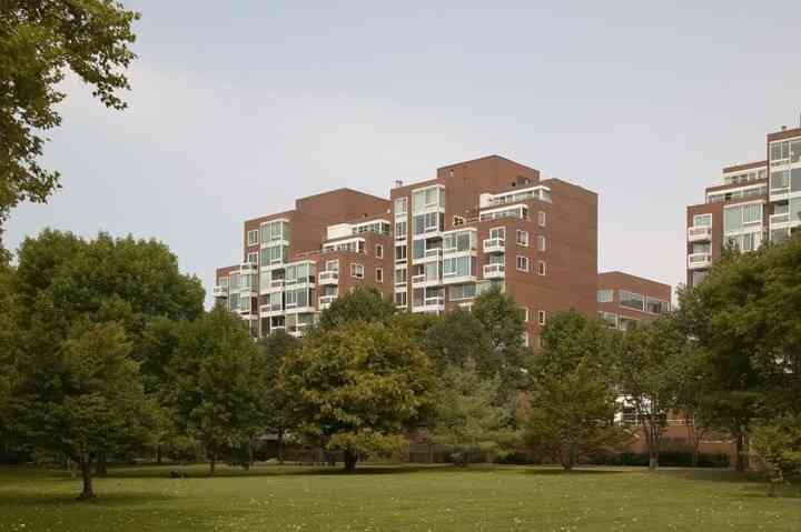 Condo For Sale - 975 Memorial Drive #403<br/> Cambridge, MA 02138