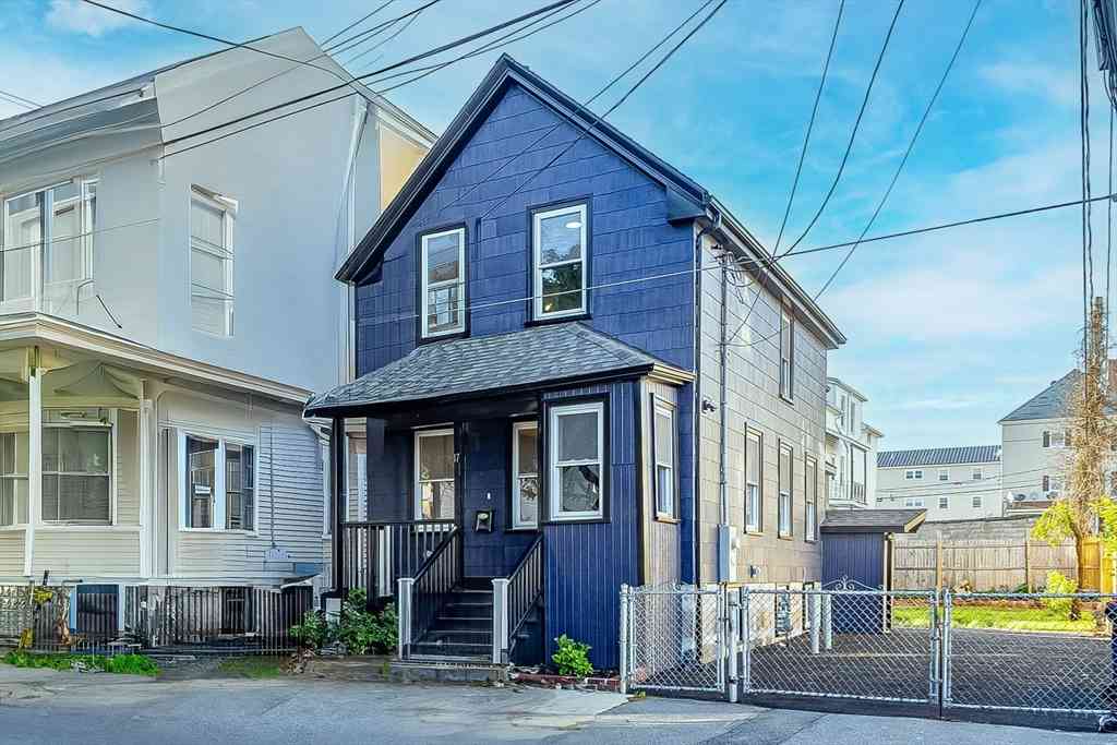 Homes For Sale - 17 Scott St.<br/> New Bedford, MA 02744