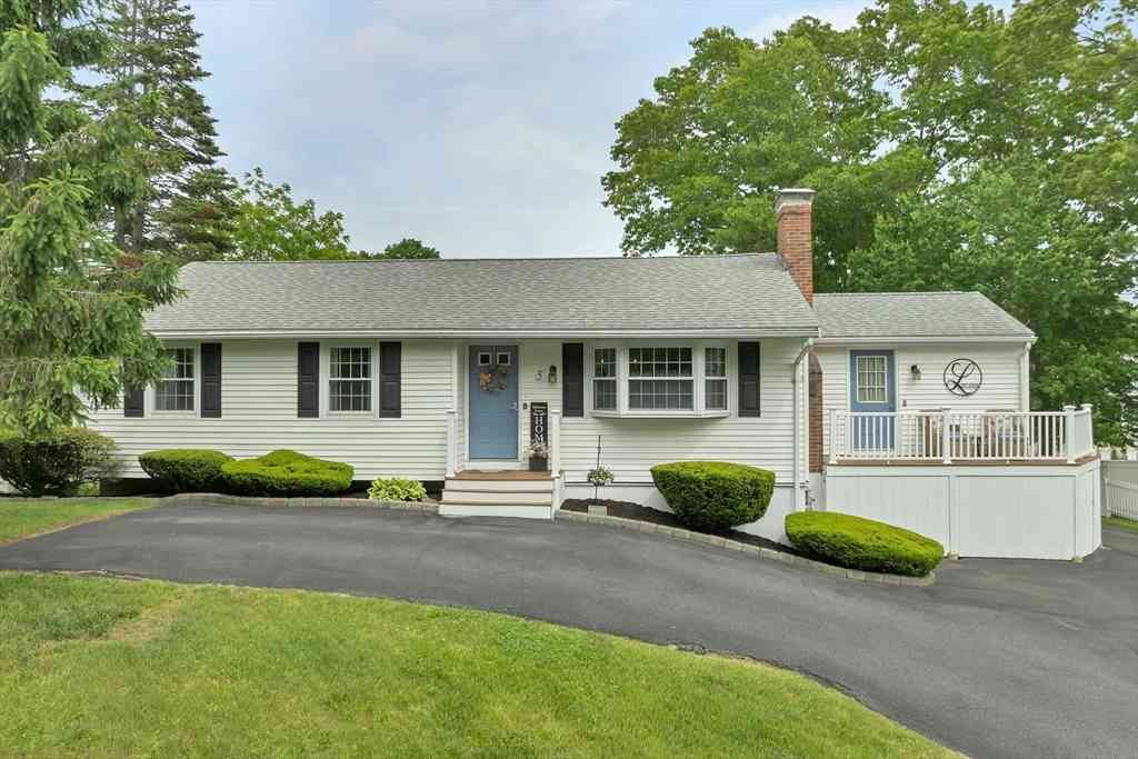 Homes For Sale - 5 Sussex Ct<br/> Haverhill, MA 01835