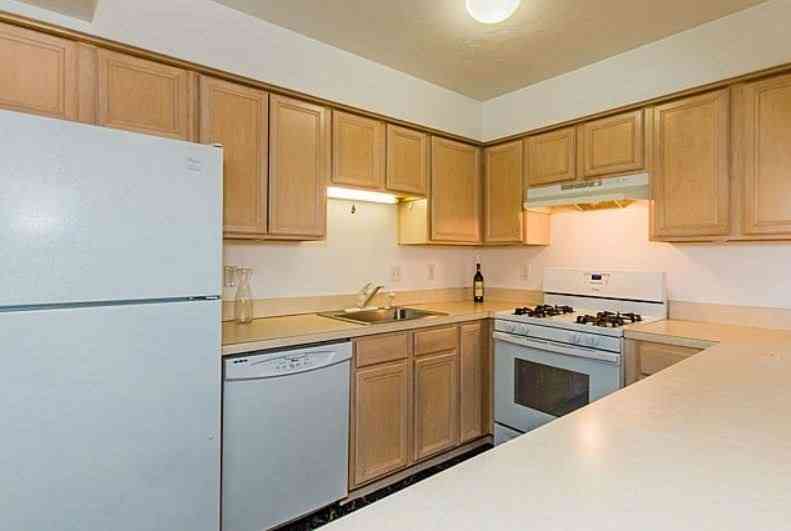 Apartment For Rent - 6 West #1<br/> Cambridge, MA 02139