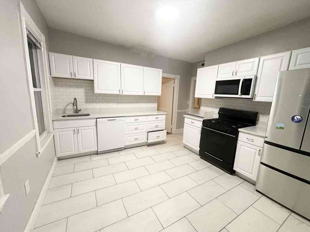Apartment For Rent - 14 Belknap Street #2<br/> Somerville, MA 02144
