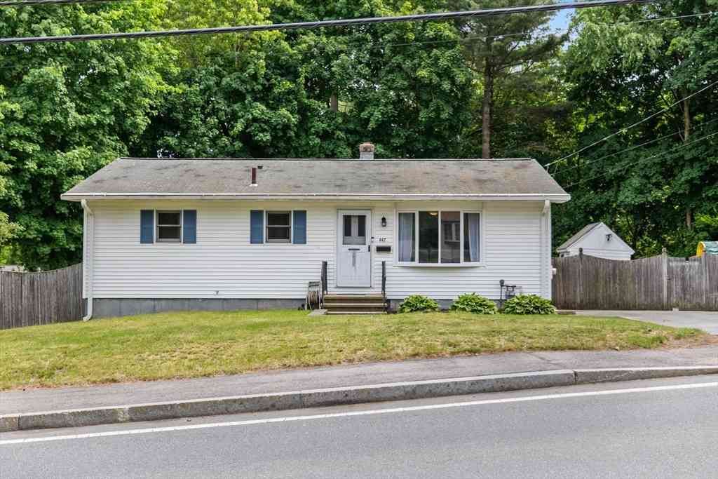 Homes For Sale - 447 Shawsheen Street<br/> Middlesex County, Tewksbury, MA 01876