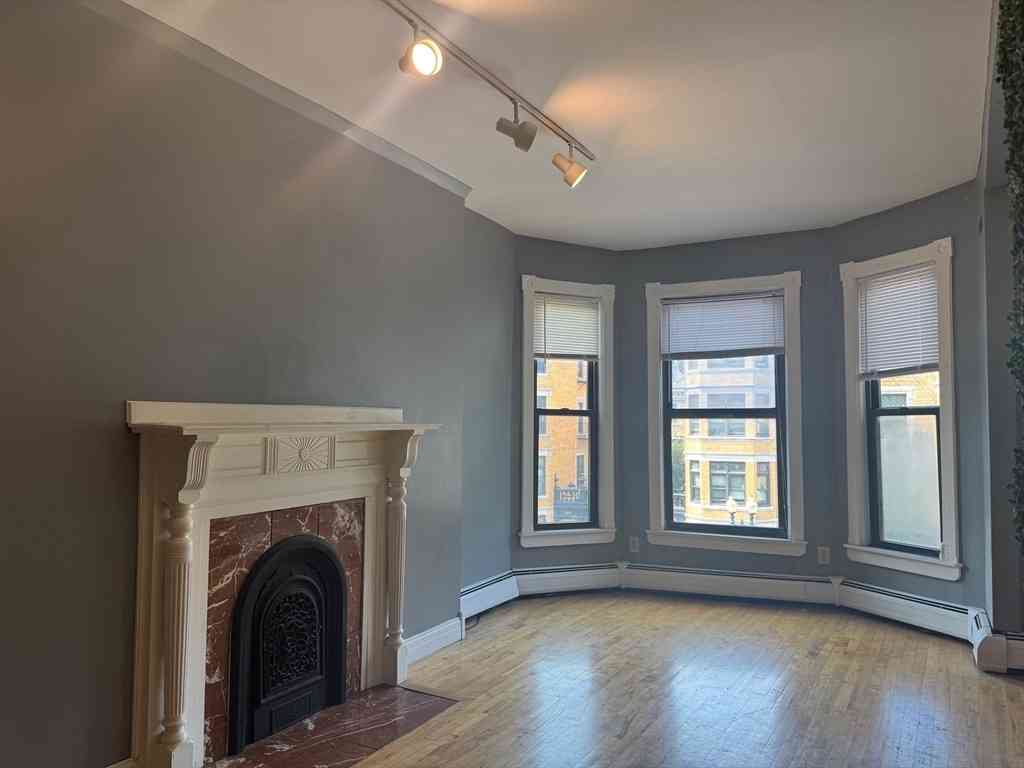 Apartment For Rent - 590 Columbus Ave #3A<br/> Boston, MA 02118