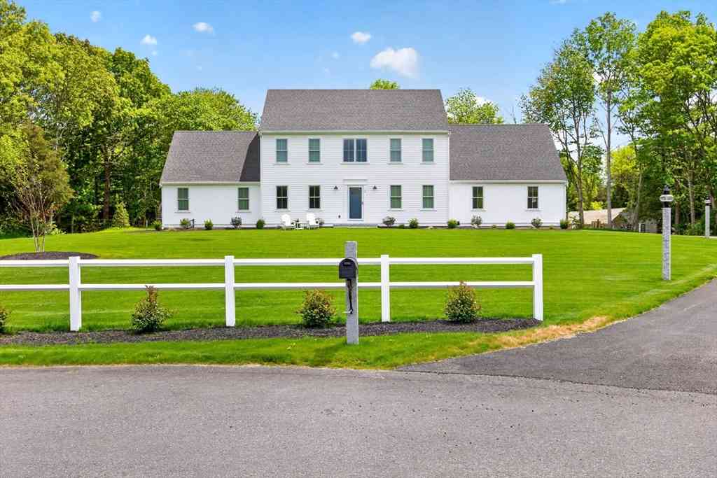 Homes For Sale - 4 Gimme Circle<br/> Barnstable County, Sandwich, MA 02653