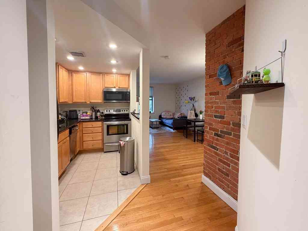 Condo For Rent - 84 Gainsborough St. #106W<br/> Boston, MA 02115