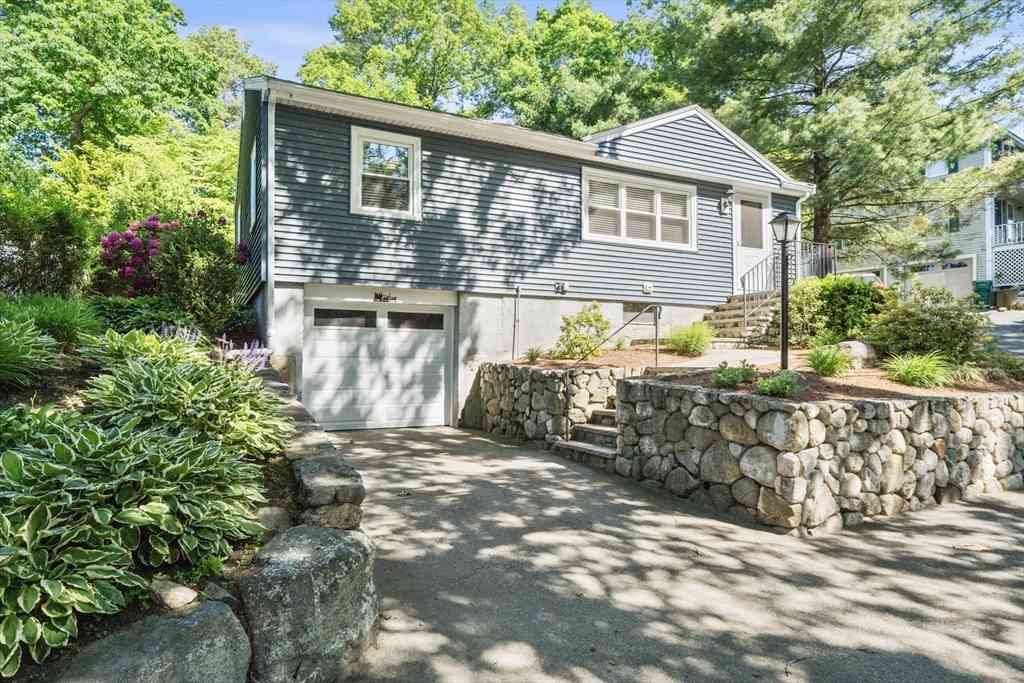Homes For Sale - 6 Shields St<br/> Middlesex County, Woburn, MA 01801