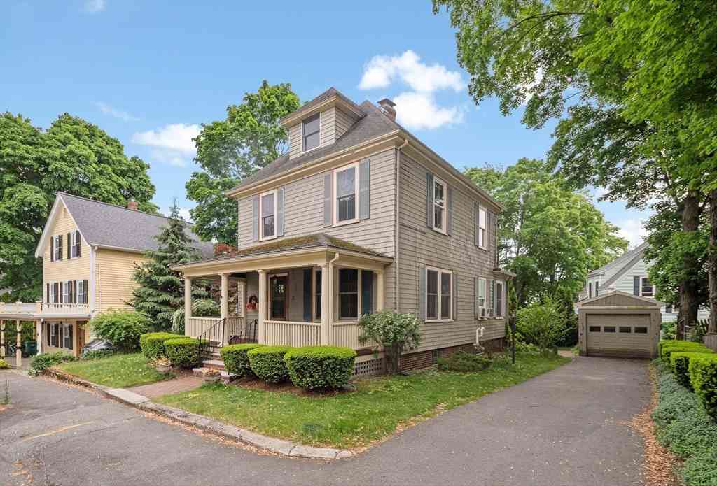 Homes For Sale - 24 Mt Vernon St<br/> Middlesex County, Reading, MA 01867