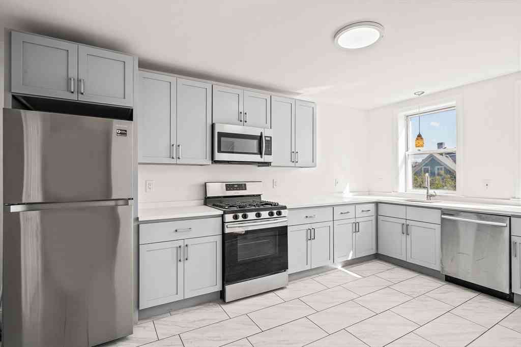 Apartment For Rent - 18 Dudley St #3<br/> Cambridge, MA 02140