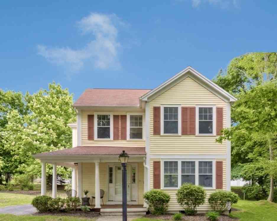 Homes For Sale - 34 Pine Street #34<br/> Middlesex County, Newton, MA 02456
