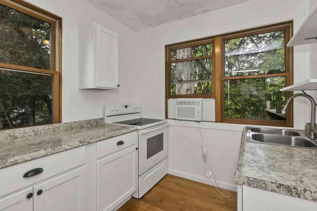 Apartment For Rent - 11 Silver #B<br/> South Hadley, MA 01075