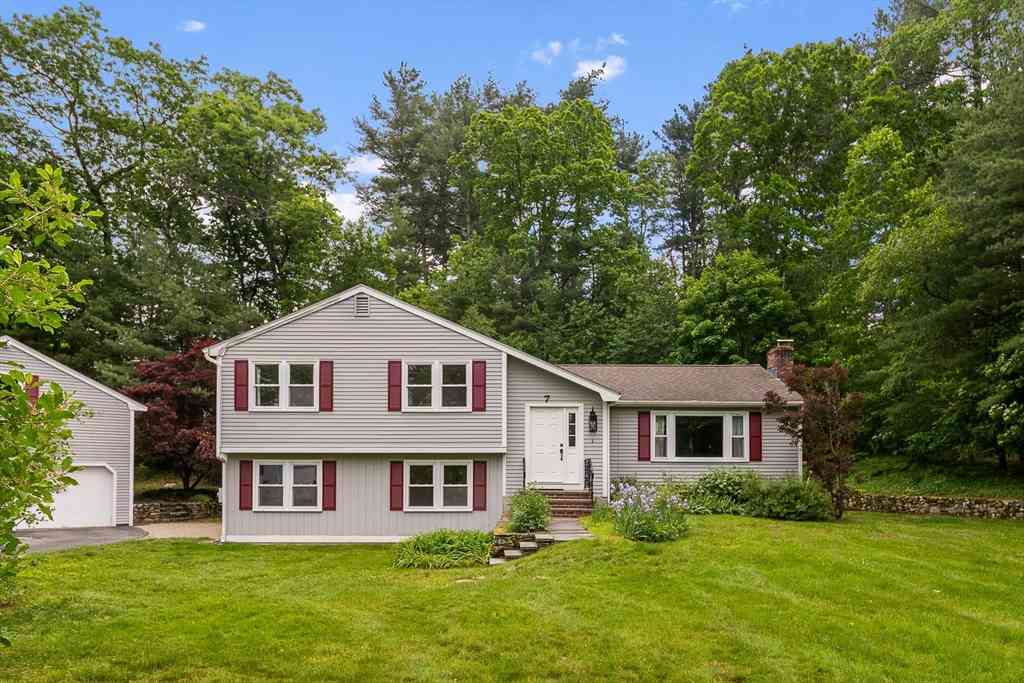 Homes For Sale - 7 Banbury Dr.<br/> Middlesex County, Westford, MA 01886
