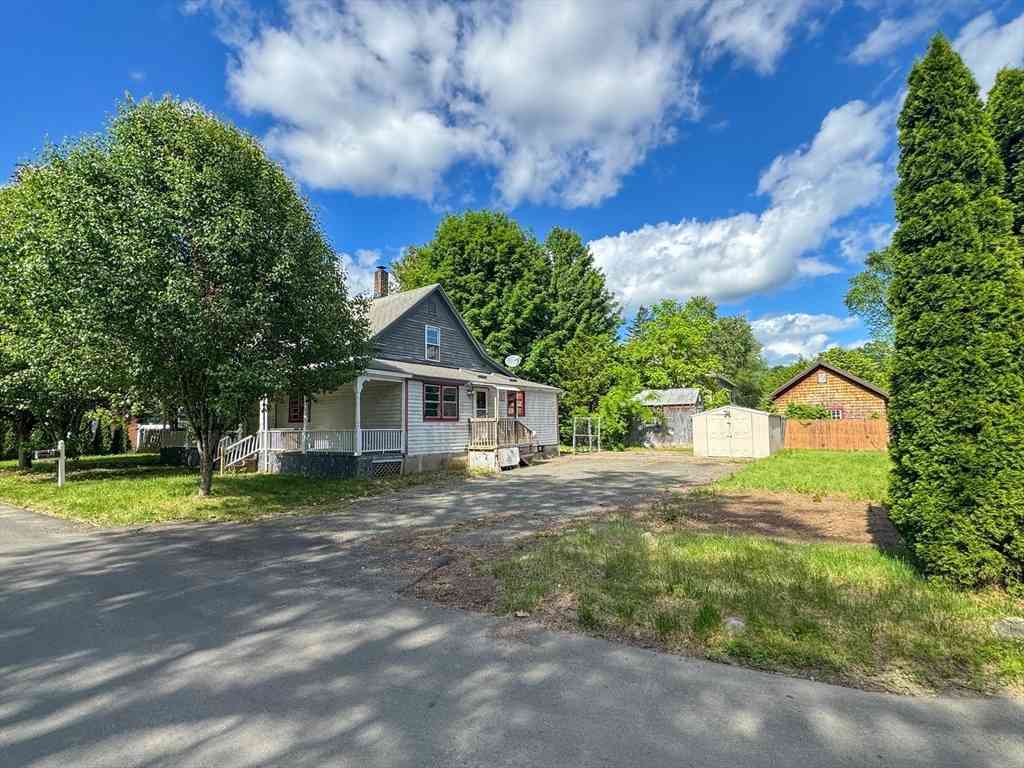 Multifamily For Rent - 32 Margerie St<br/> Westfield, MA 01085
