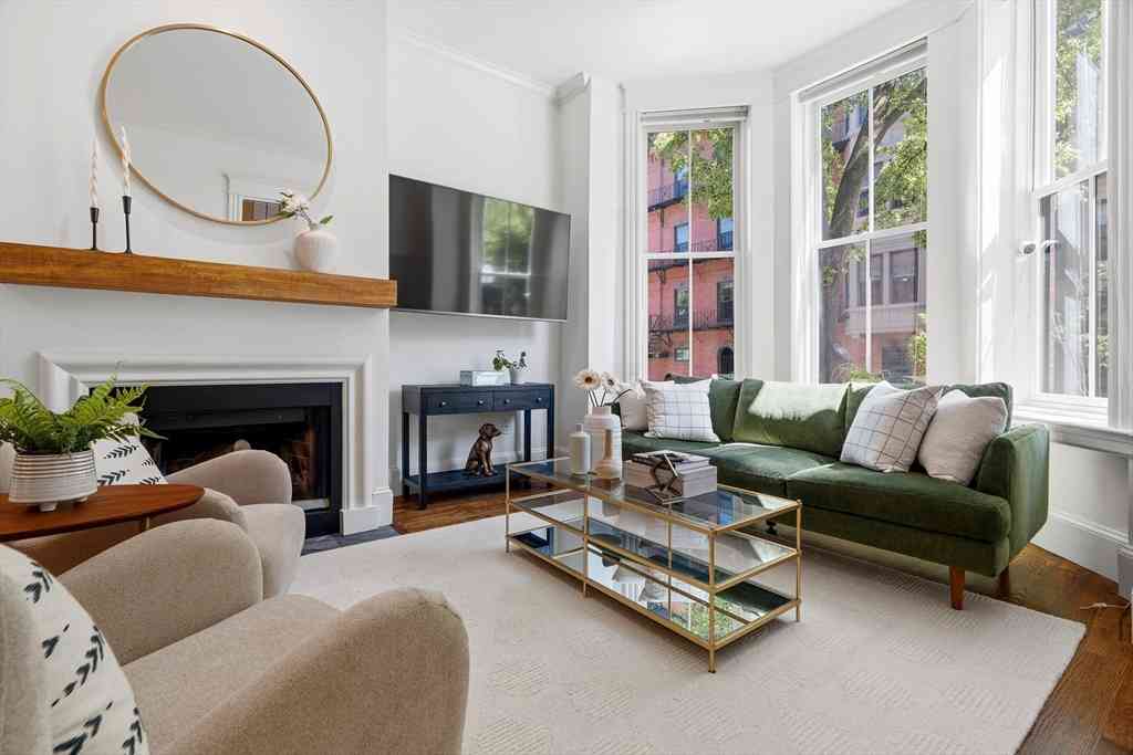 Condo For Sale - 156 Worcester St #4<br/> Boston, MA 02118