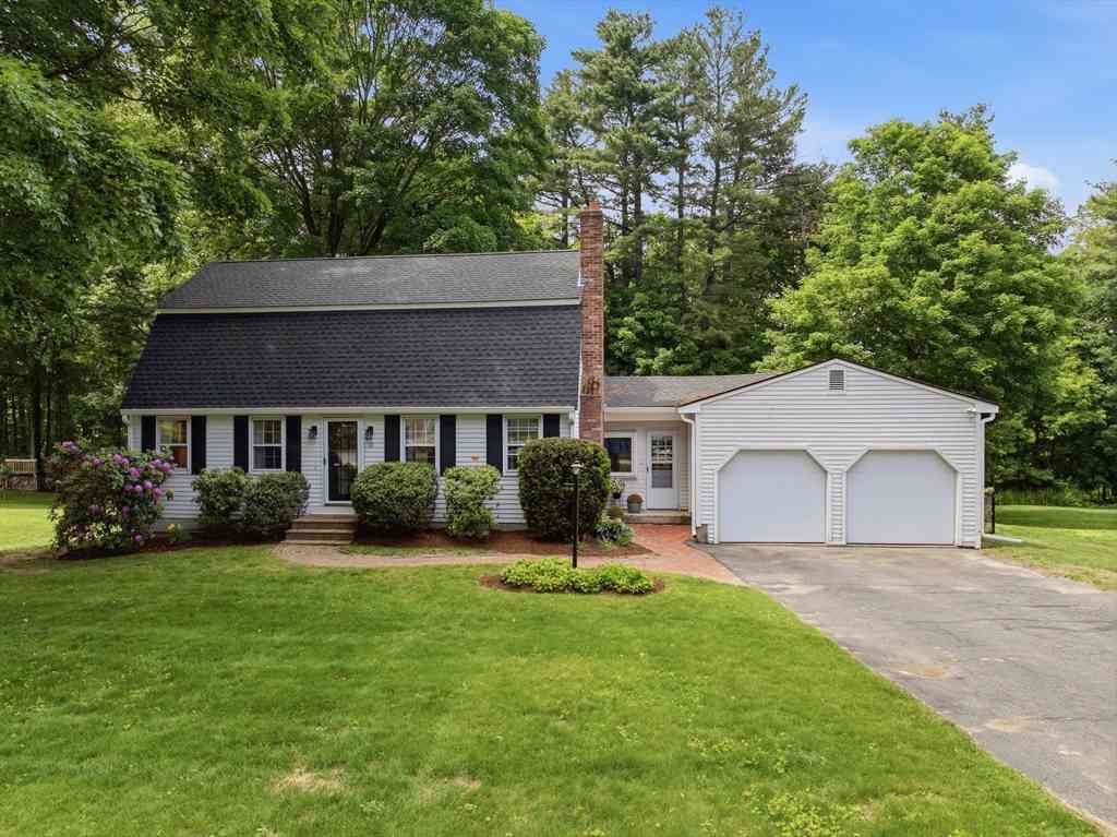 Homes For Sale - 10 Arnold Road<br/> Middlesex County, Framingham, MA 01701