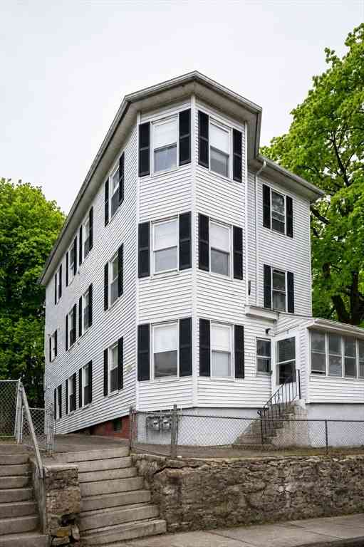 Homes For Rent - 2 E Kendall St<br/> Worcester, MA 01605