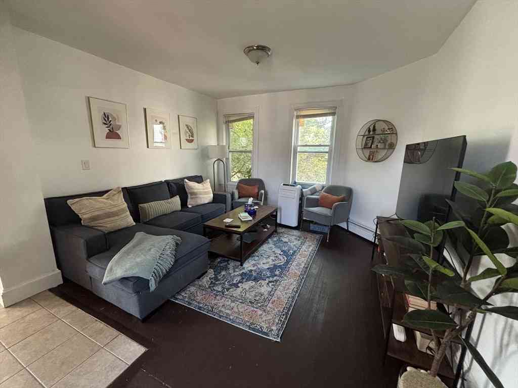 Apartment For Rent - 106 Pine Street #3<br/> Cambridge, MA 02139