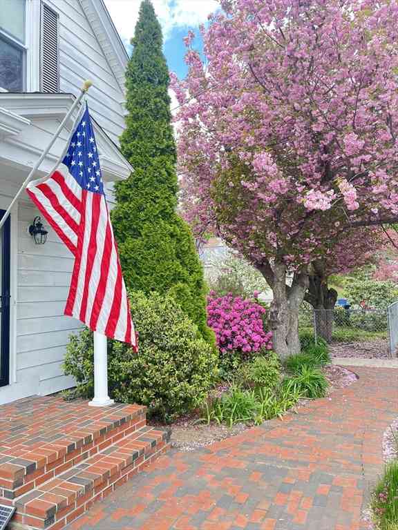 Homes For Sale - 45 Hayes Ave<br/> Middlesex County, Lowell, MA 01854