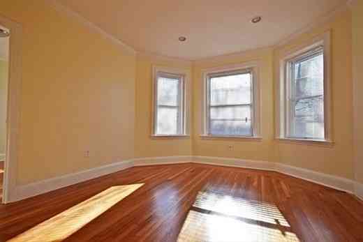 Apartment For Rent - 73 Thatcher St #302<br/> Brookline, MA 02446