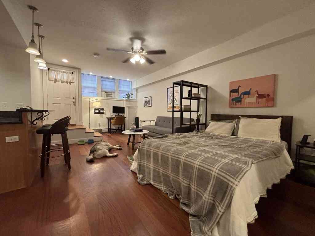 Apartment For Rent - 7 Grove St. #A<br/> Boston, MA 02114