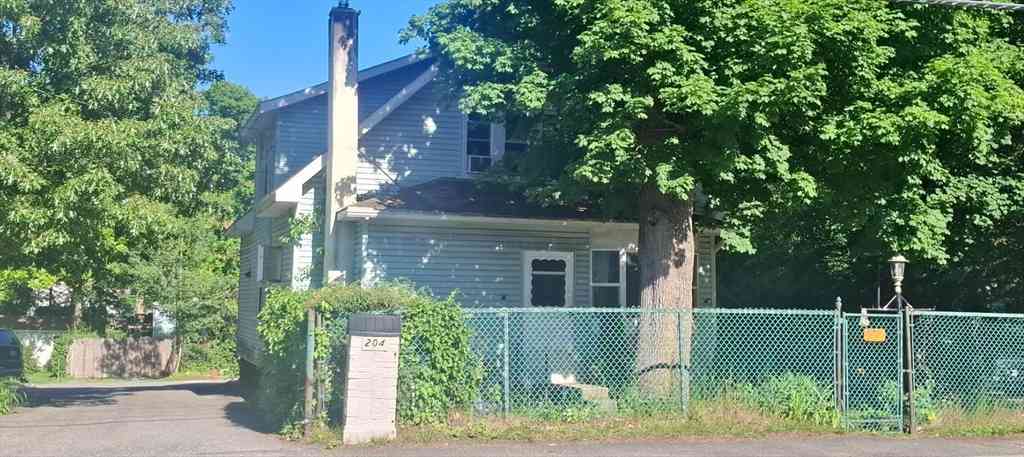 Homes For Sale - 204 Wheellock Street<br/> Worcester County, Millbury, MA 01527
