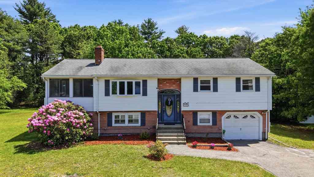 Homes For Sale - 55 Burnham Rd<br/> Middlesex County, Billerica, MA 01862