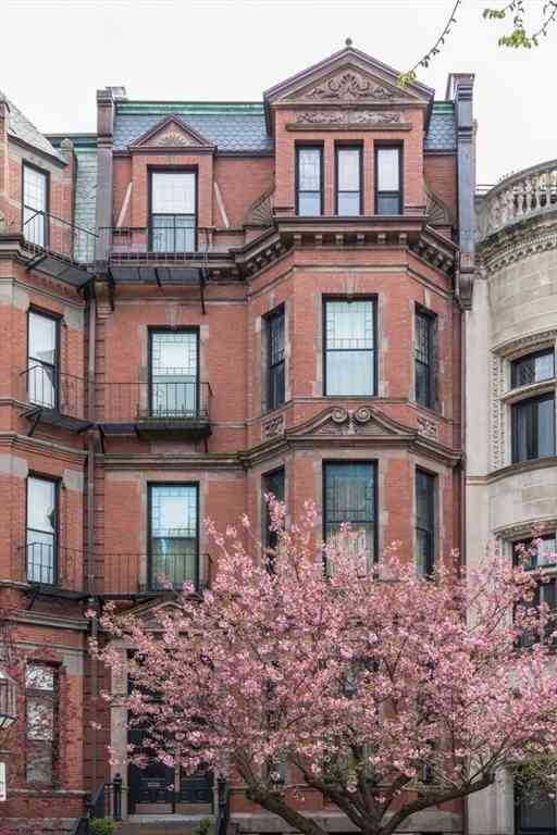 Condo For Sale - 302 Commonwealth Ave #C<br/> Boston, MA 02115