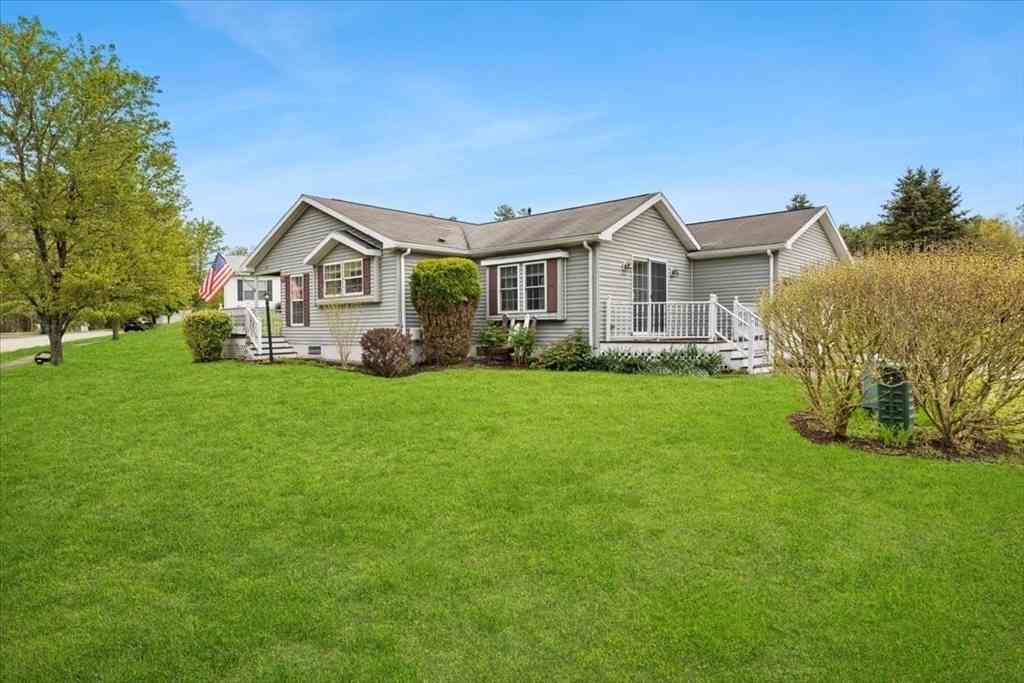 Homes For Sale - 5604 Oak Point Drive<br/> Middleboro, MA 02346