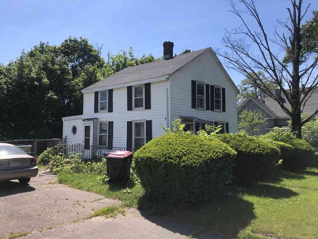 Homes For Sale - 87 Thatcher St<br/> Brockton, MA 02302