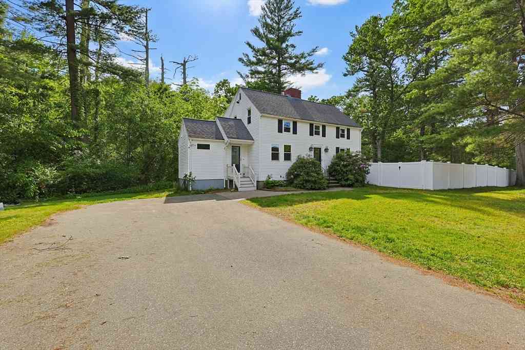 Homes For Sale - 12 Illinois Rd<br/> Middlesex County, Tewksbury, MA 01876
