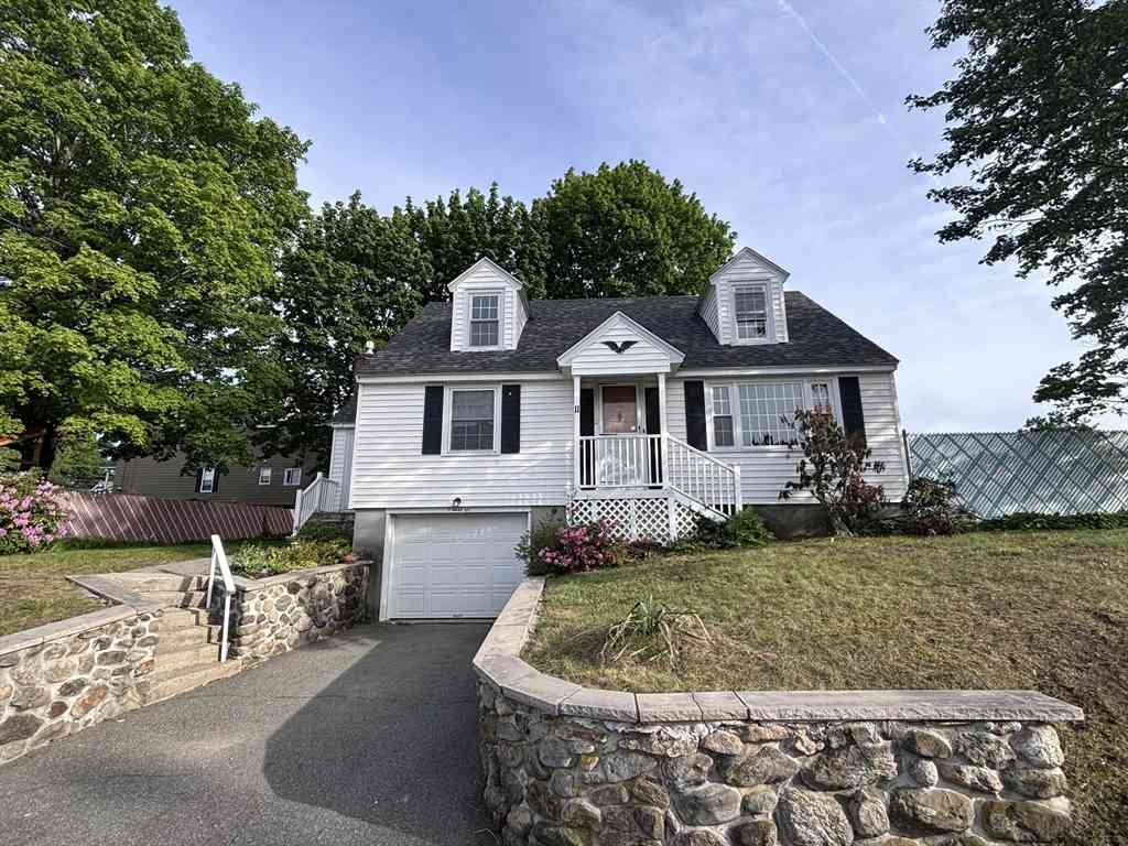 Homes For Sale - 11 Hale Street<br/> Lawrence, MA 01843