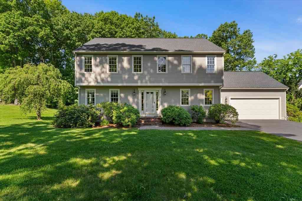 Homes For Sale - 4 Ashton Dr<br/> Worcester County, Shrewsbury, MA 01545