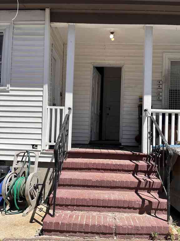 Apartment For Rent - 32 Avon #2<br/> Lawrence, MA 01841