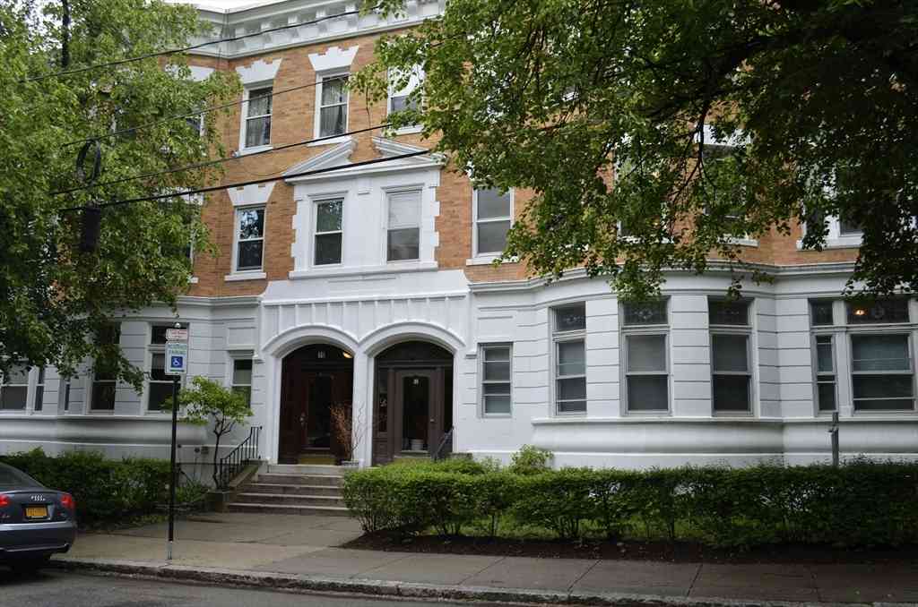 Apartment For Rent - 12 Kisyth Rd #3A<br/> Brookline, MA 02445