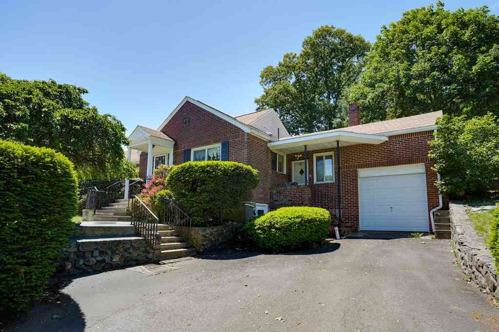 Homes For Sale - 262 Clifton St<br/> Belmont, MA 02478
