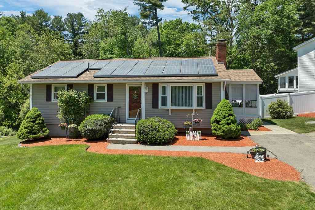 Homes For Sale - 38 Dexter Ave<br/> Dracut, MA 01826