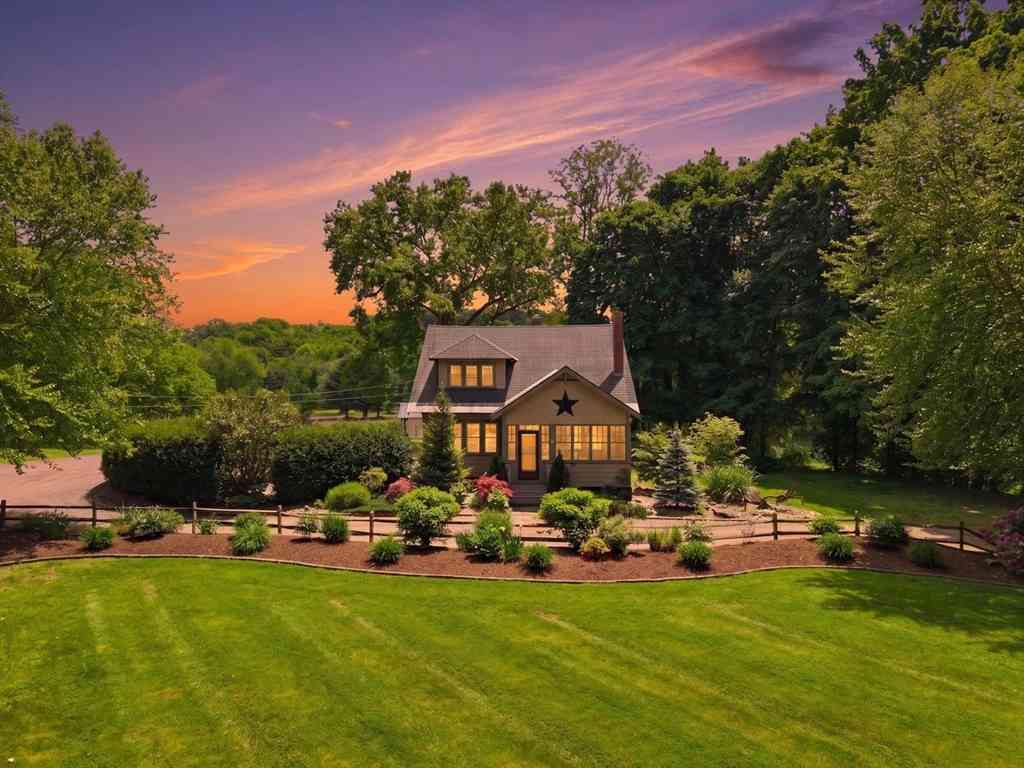 Homes For Sale - 22 Conway Drive<br/> Greenfield, MA 01301