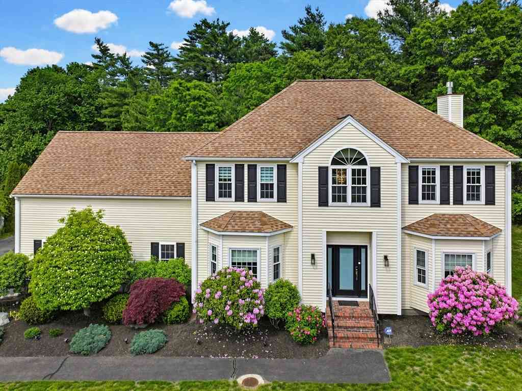 Homes For Sale - 10 Amanda Street<br/> Middleboro, MA 02346