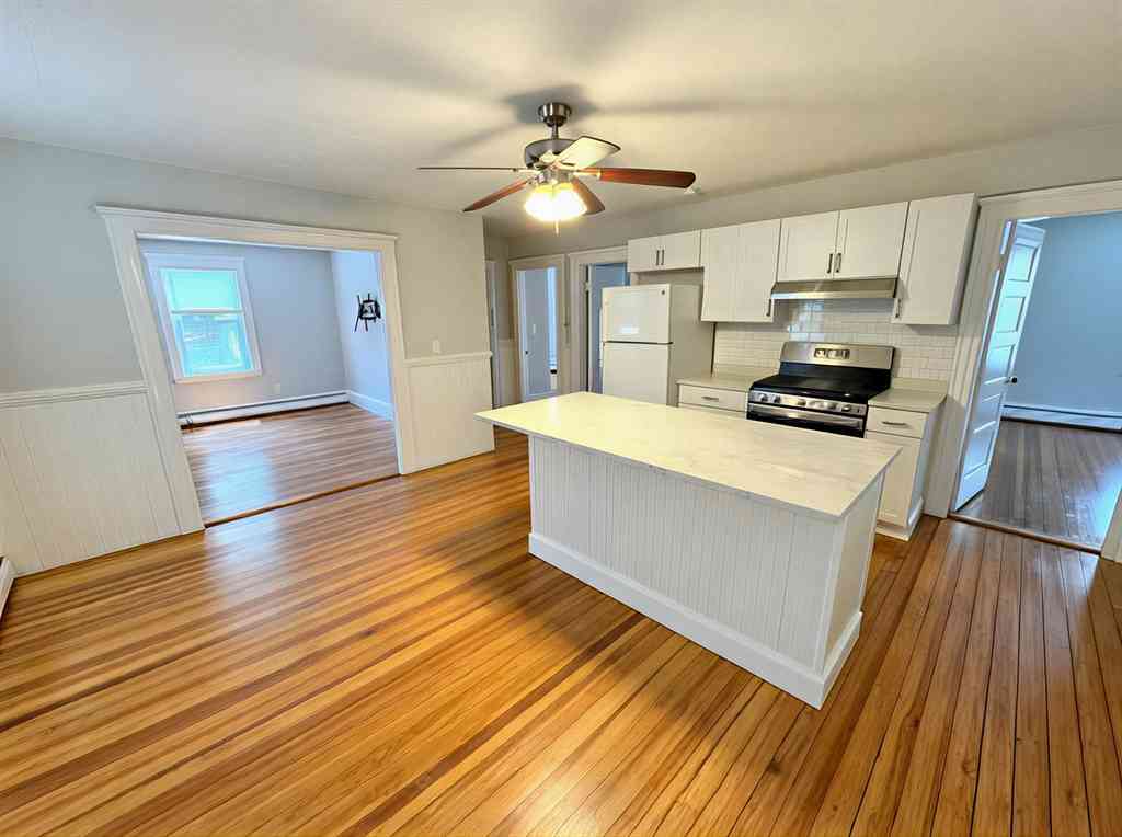 Apartment For Rent - 8 Arthur St #2<br/> Salem, MA 01970